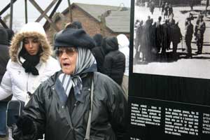 Visite du camp d'extermination d'Auschwitz le 12 décembre 2007